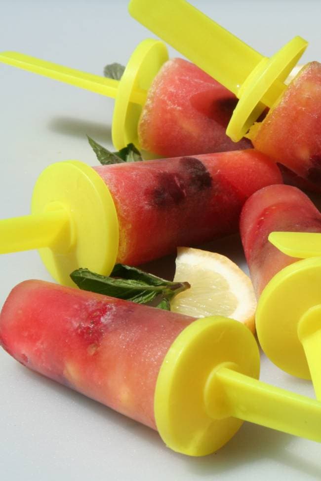 Gezonde waterijsjes maken van vers fruit