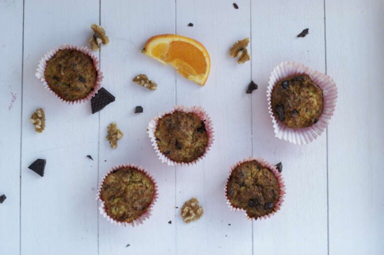 Gezonde havermout muffins met chocolade en sinaasappel
