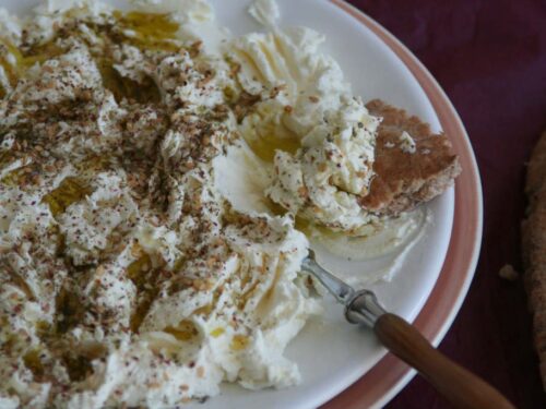 labne met zaatar