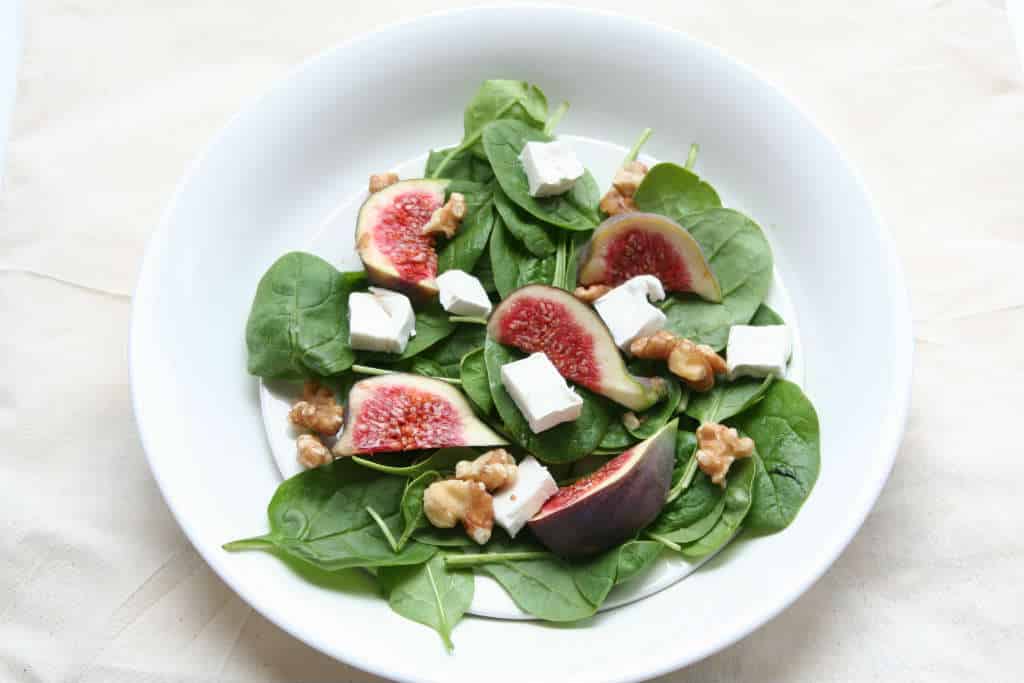 gezonde lunch salade met spinazie