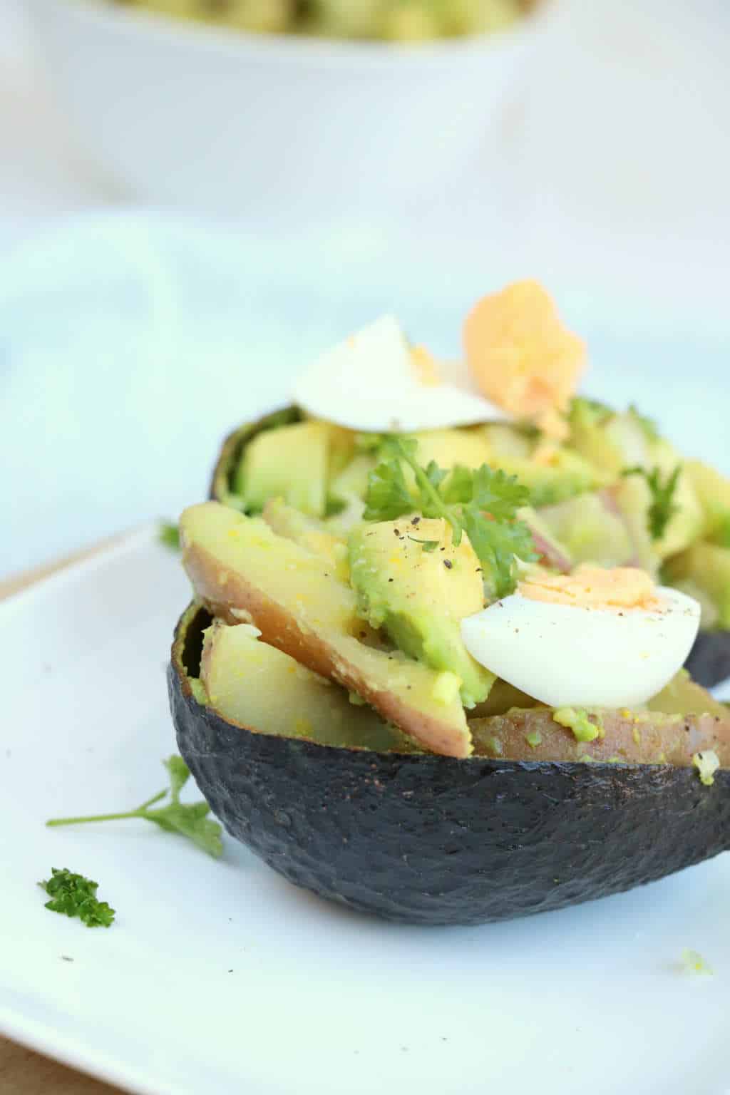 gevulde avocado met aardappelsalade