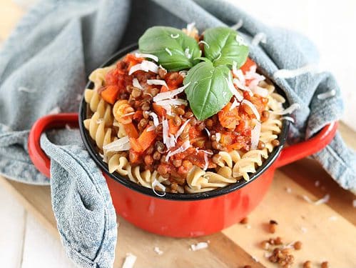 Linzen bolognese pasta, een heerlijke vegetarische pasta saus