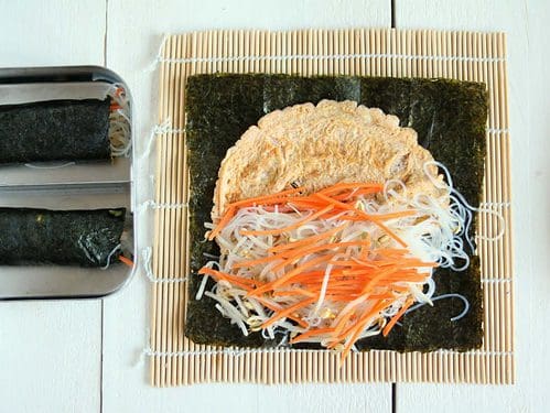 Omelet wrap met noedels