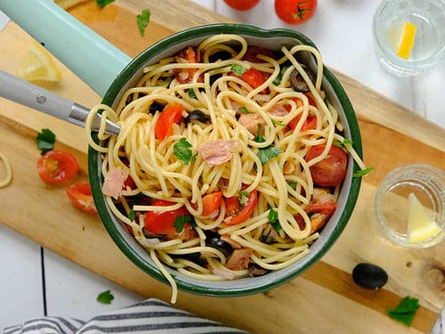 Spaghetti met cherry tomaat en tonijn