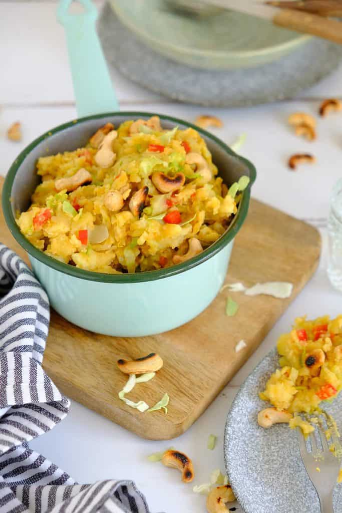 Spitskool stamppot met cashewnoten