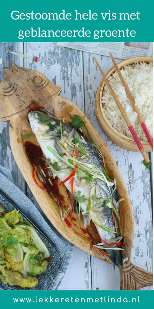 De gestoomde hele vis is een typisch Chinees recept voor het Chinees Nieuwjaar. Het is een lekker licht en makkelijk recept bomvol smaak. #vis #Chinees #nieuwjaar #stomen