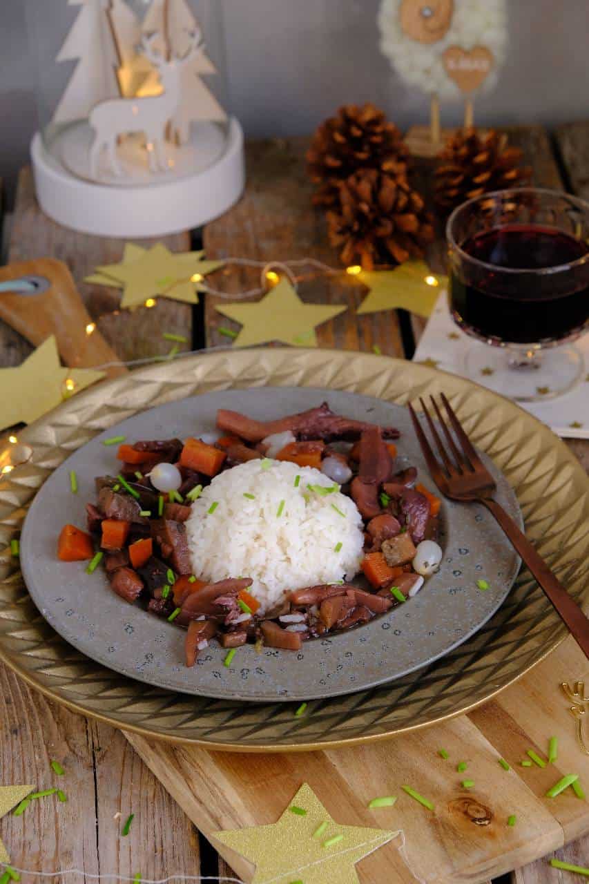 Vegan bourguignon kun je in zijn geheel voorbereiden voor kerst of een dinertje. 