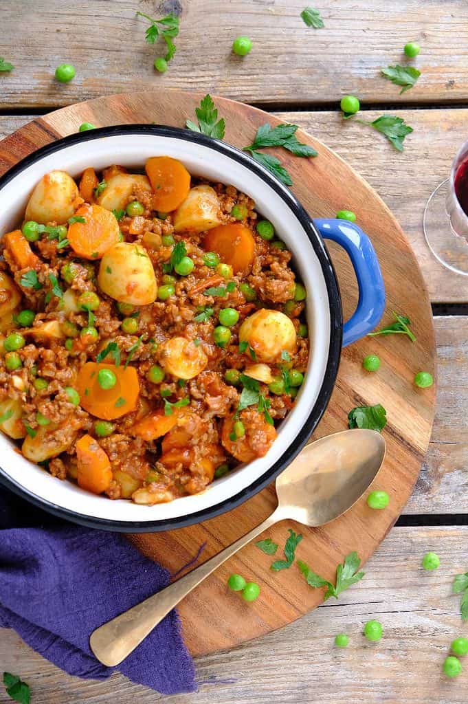 Stoofpotje met gehakt. Een snel eenpansgerecht met lekker veel groente en nog budget vriendelijk ook.