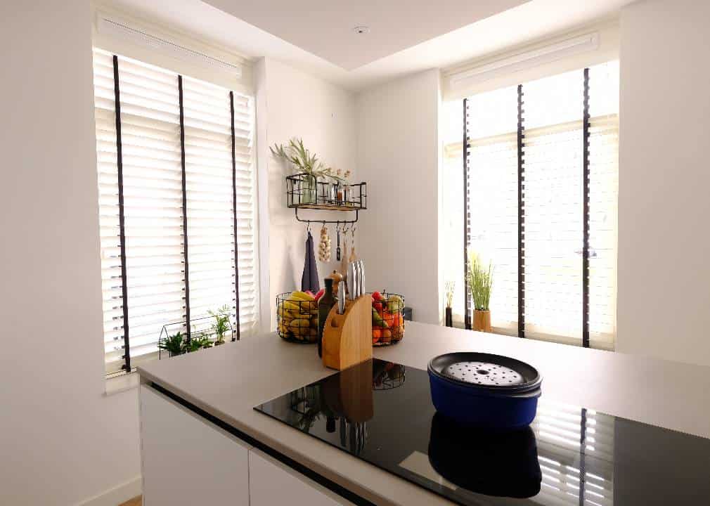 Keuken ontwerpen tips, raamdecoratie