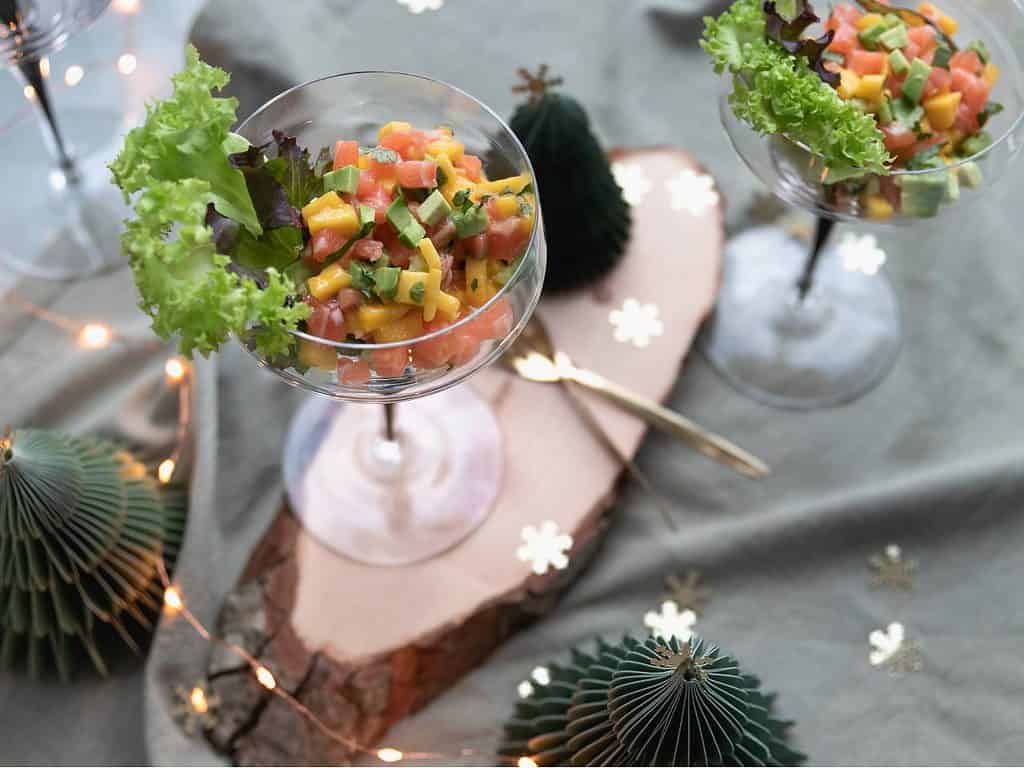 Amuse zalm met avocado en mango. Amuses in een glaasje, amuse recepten, amuses met zalm