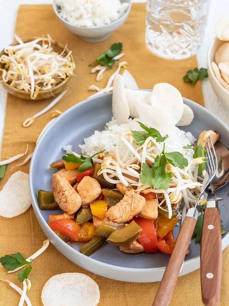 Zoet zure kip met ananas en rijst