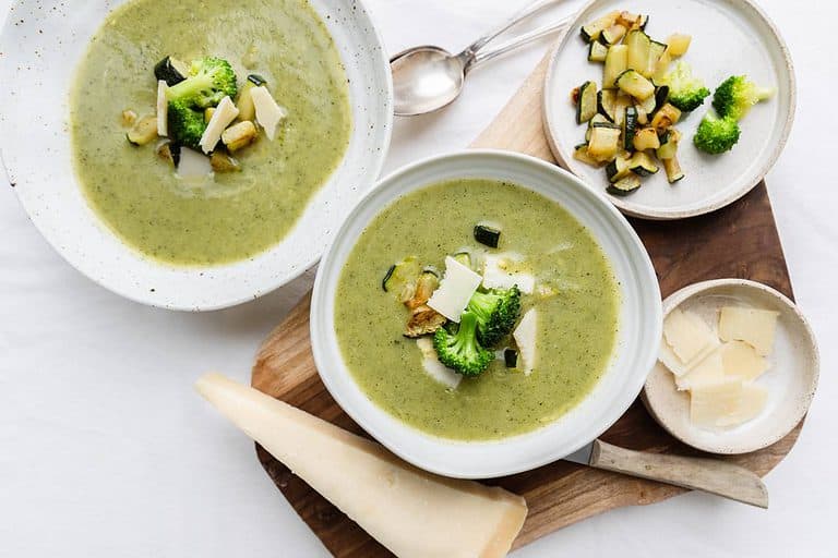 Broccoli courgette soep. Makkelijke, snelle en gezonde soep met broccoli en courgette