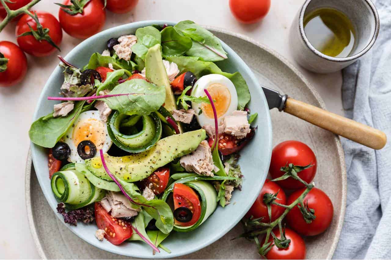 Salade met tonijn en avocado
