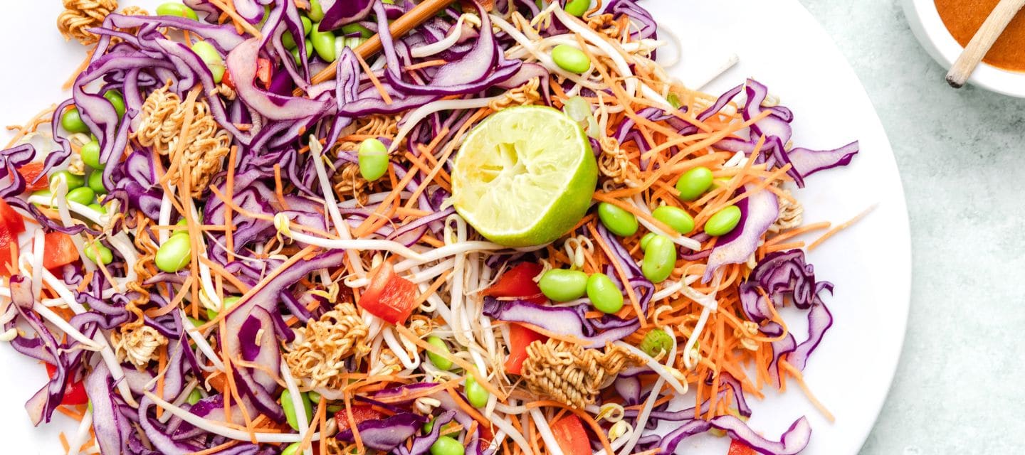 Thaise salade met pindadressing