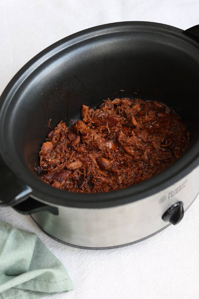 pulled chicken uit de slowcooker sojasaus crispy chili olie