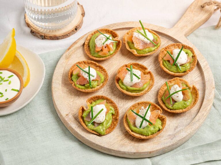 Tortilla bakjes met zalm