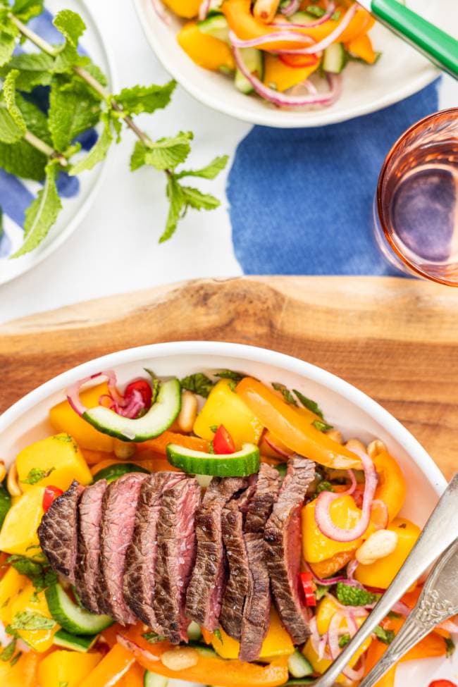 Biefstuk salade met mango