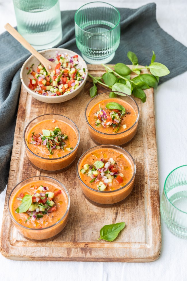 Eten zonder koken gazpacho maken koude tomatensoep