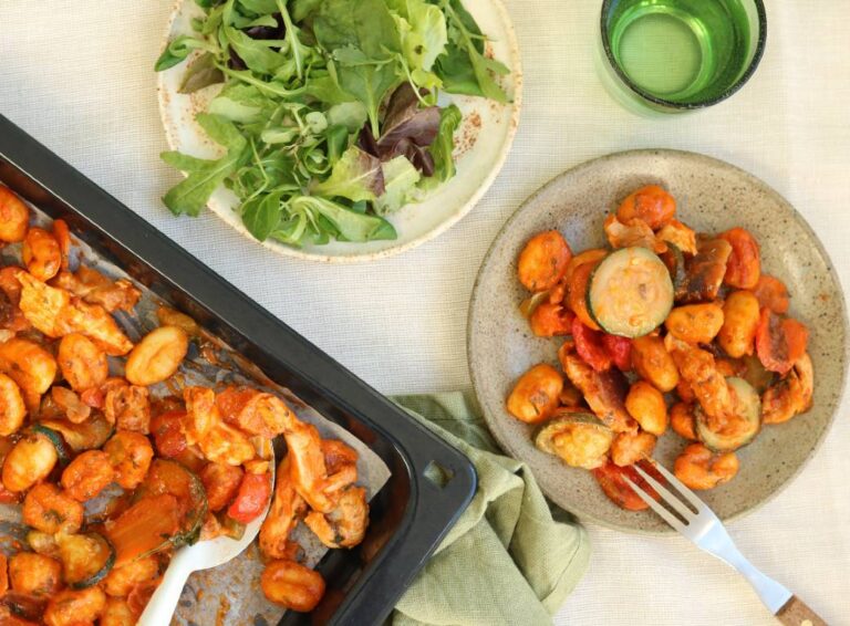 Traybake gnocchi met kip en groenten